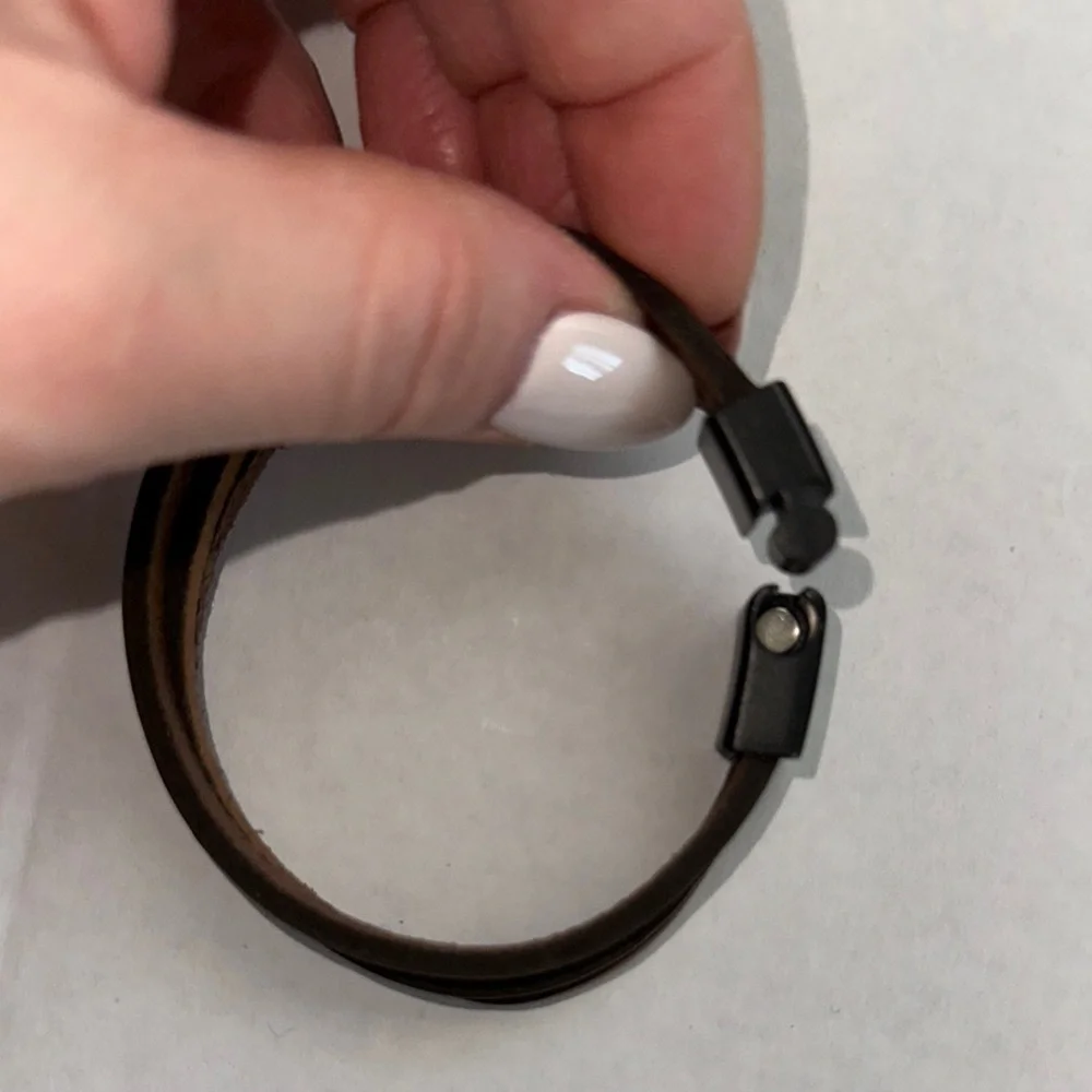 Brown Leather Men's Bracelet with magnetic closure
